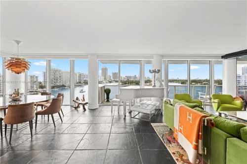 702704-900 Bay Dr, Miami Beach, FL, 33141-5623 | Card Image