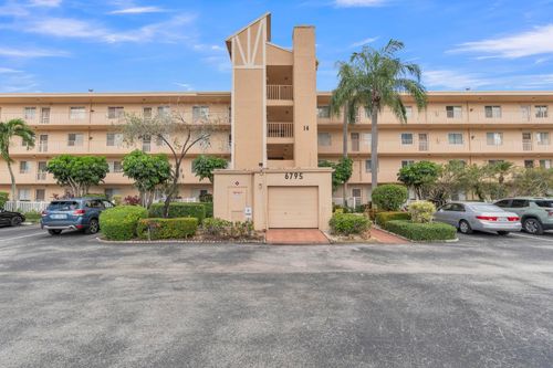 306-6795 Huntington Ln, Delray Beach, FL, 33446-3037 | Card Image