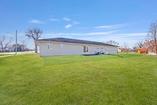 313 W Topeka St, House other with 3 bedrooms, 2 bathrooms and 2 parking in Toluca IL | Image 27