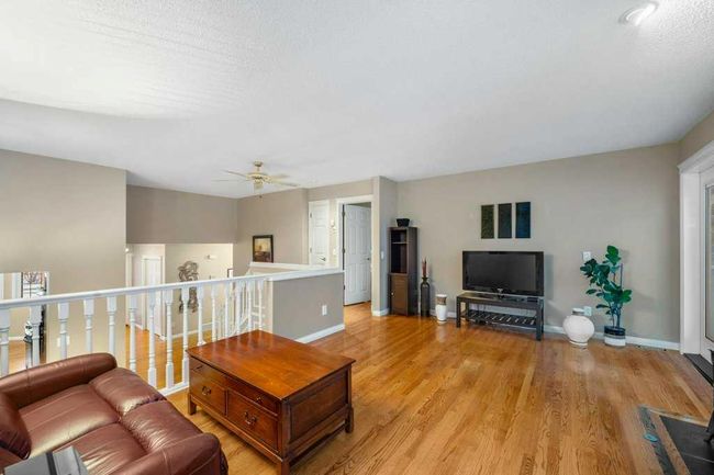 49 Douglasbank Gardens Se, Home with 3 bedrooms, 3 bathrooms and 4 parking in Calgary AB | Image 25