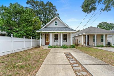 1010 N D St, House other with 2 bedrooms, 2 bathrooms and null parking in Pensacola FL | Image 2