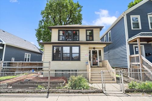 655 W 43rd Place, Chicago, IL, 60609 | Card Image
