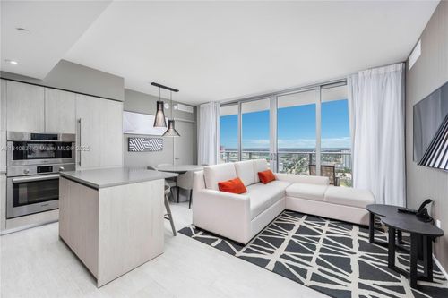 r2804-4010 S Ocean Dr, Hollywood, FL, 33019-3063 | Card Image