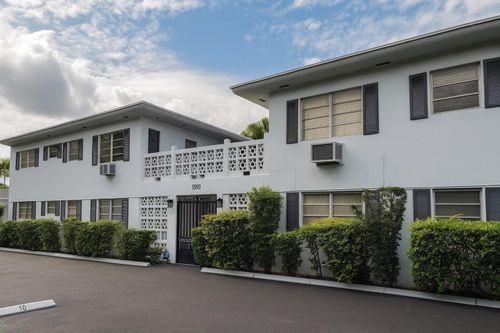 1500 S 20th Ave, Hollywood, FL, 33020-6303 | Card Image