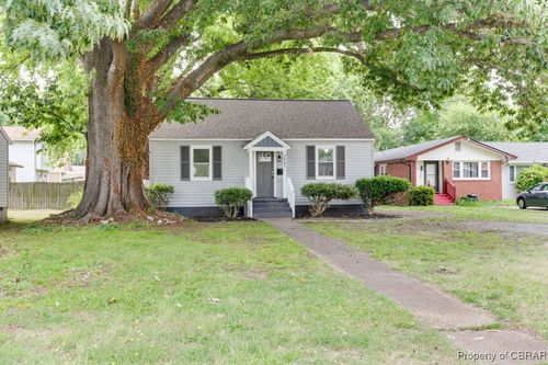 2905 Victoria Blvd, Hampton, VA, 23661-3040 | Card Image