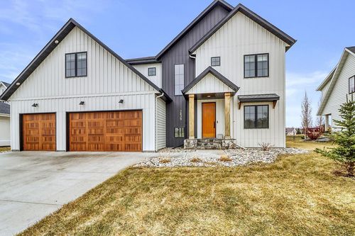 2439 Rivers Bend Dr E, West Fargo, ND, 58078-8543 | Card Image