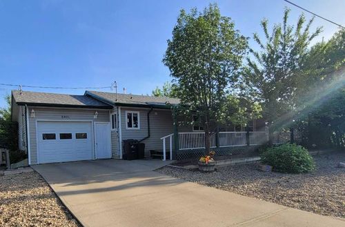8401 94 Street, Peace River, AB, T8S1G1 | Card Image