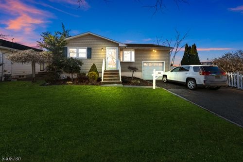 302 New York Ave, Clark, NJ, 07066-1216 | Card Image