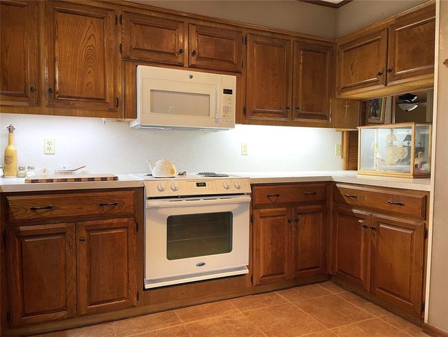 Electric Drop In Stove, Microwave | Image 8