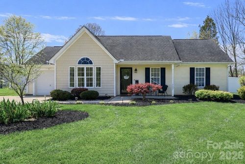 5867 Sunset View Ln, Catawba, NC, 28609-7946 | Card Image