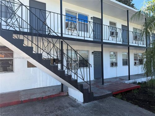 apt-5-1306 Nw 61st St, Miami, FL, 33142-8261 | Card Image