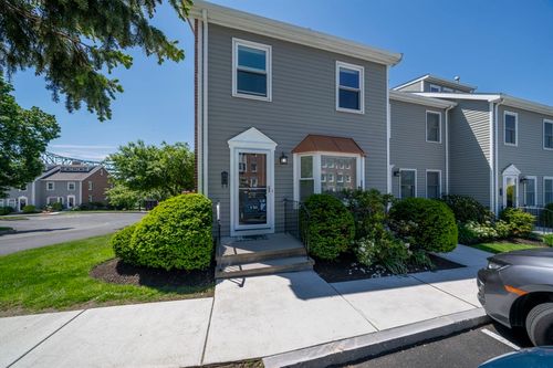 26-26 Breakwater Dr, Chelsea, MA, 02150-4039 | Card Image