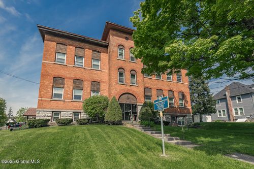 41-3941 Haskell St, Hagaman, NY, 12086-7704 | Card Image