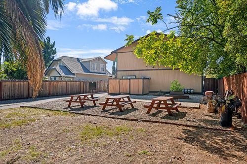 2944 Del Paso Boulevard, Sacramento, CA, 95815 | Card Image