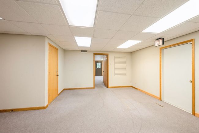 1070 Lyons Ln, Home with 0 bedrooms, 0 bathrooms and null parking in Marion IA | Image 11