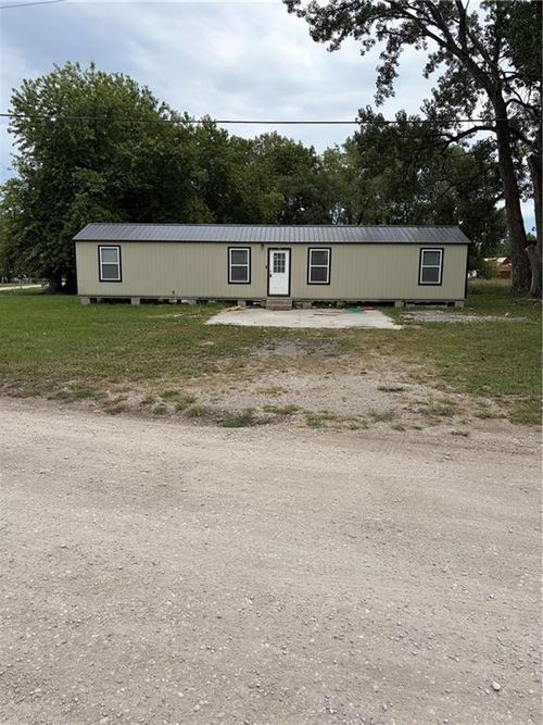 86 Mine Creek Dr, Mound City, KS, 66056-5504 | Card Image