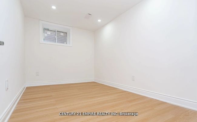 BSMT - 46 Staveley Cres, House other with 4 bedrooms, 2 bathrooms and 2 parking in Brampton ON | Image 4