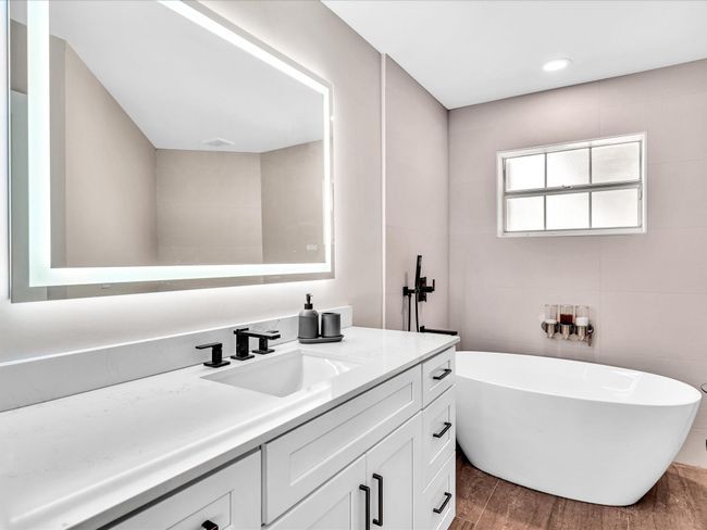 2970 Myrtle Oak Cir, House other with 2 bedrooms, 2 bathrooms and null parking in Davie FL | Image 25