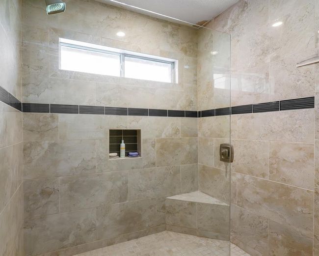 Primary shower | Image 19