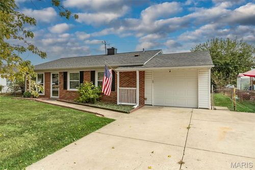 1 Jamaica Dr, Saint Peters, MO, 63376-1310 | Card Image