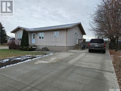 525 Carlyle Ave, House other with 4 bedrooms, 2 bathrooms and null parking in Carlyle SK | Image 2