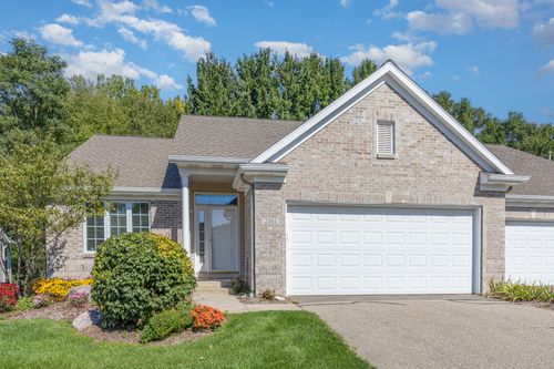 2041 Krislin Dr Ne, Grand Rapids, MI, 49505-7161 | Card Image