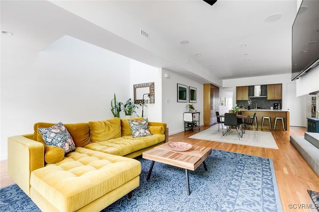 Spacious open concept living allows for effortless entertaining. | Image 12