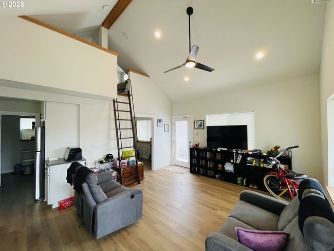 E-1 - 34326 Johnsons Landing Rd, Home with 1 bedrooms, 1 bathrooms and null parking in Scappoose OR | Image 15
