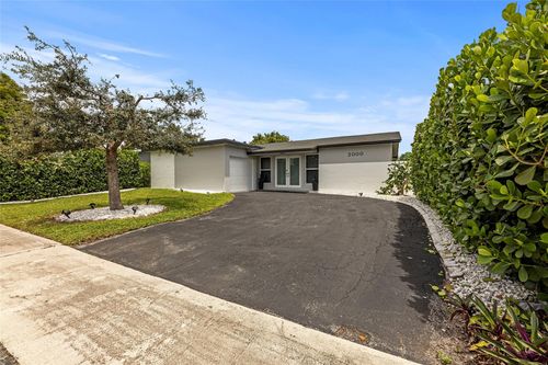 2000 Nw 94th Way, Sunrise, FL, 33322-3625 | Card Image