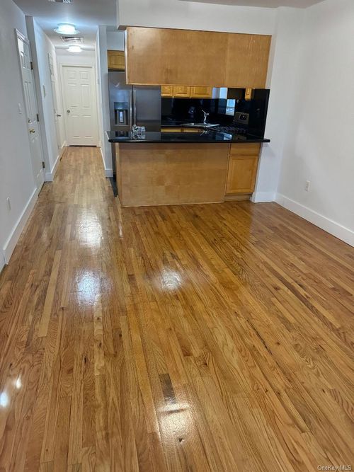 442 Sapphire St, Brooklyn, NY, 11208-5225 | Card Image