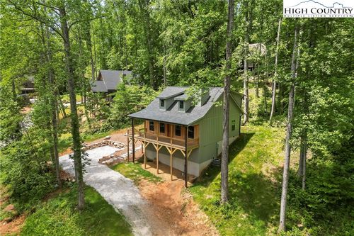 511 Blue Ridge Dr N, Marion, NC, 28752-8546 | Card Image