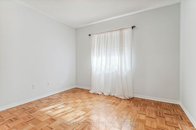 42 Queen Mary Dr, House other with 3 bedrooms, 3 bathrooms and 2 parking in Brampton ON | Image 18