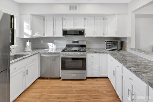 51 Queens Way, Englishtown, NJ, 07726-1627 | Card Image