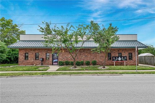903 E Park St, Olathe, KS, 66061-3744 | Card Image