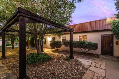 533 Valencia Dr Se, Albuquerque, NM, 87108-3776 | Card Image