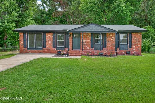300 Walnut Dr, Jacksonville, NC, 28540-9073 | Card Image