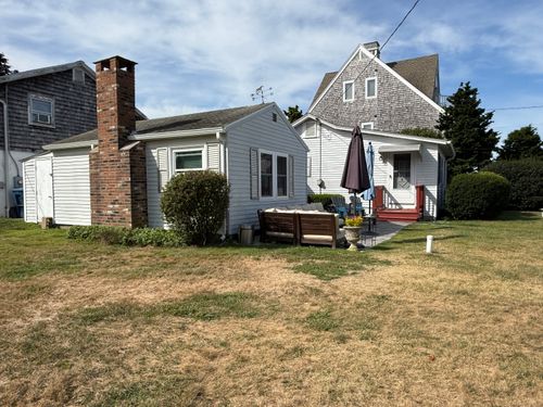 2 Reed Ave, Waterford, CT, 06385-3615 | Card Image