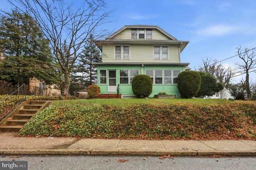 317 E Glenolden Ave, Glenolden, PA, 19036-1914 | Card Image