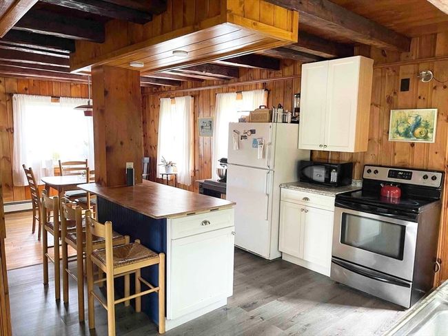 280 Holtshire Rd, House other with 2 bedrooms, 2 bathrooms and 6 parking in Orange MA | Image 18