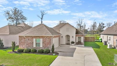 43333 Pond View Dr, House other with 3 bedrooms, 2 bathrooms and null parking in Prairieville LA | Image 1