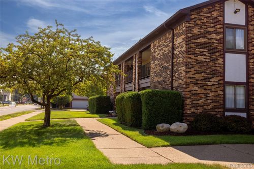 29948 Utica Rd, Roseville, MI, 48066-4639 | Card Image