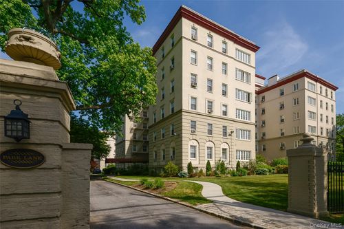 4-b-2 Park Lane, Mount Vernon, NY, 10552 | Card Image