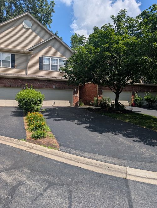 440 N River Rd, Naperville, IL, 60540-4181 | Card Image
