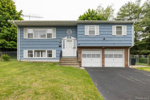 6 Wexler Ct, Garnerville, NY, 10923-1913 | Card Image