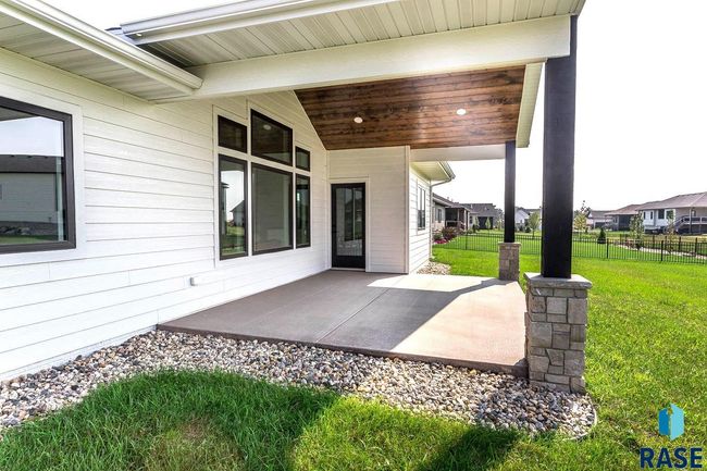6613 E Corsair Dr, House other with 3 bedrooms, 3 bathrooms and null parking in Sioux Falls SD | Image 32