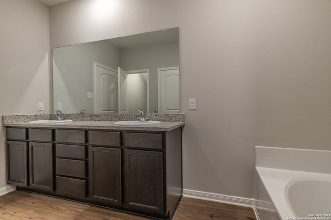 9106 Canvas Run, House other with 5 bedrooms, 3 bathrooms and null parking in Converse TX | Image 22