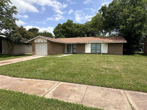 12417 Spring Branch Dr, Balch Springs, TX, 75180-3020 | Card Image