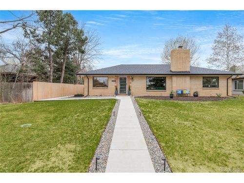 2015 N Monaco Street Pkwy, Denver, CO, 80207-3948 | Card Image