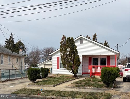 8249 Eden Ln, PENNSAUKEN, NJ, 08110-3309 | Card Image