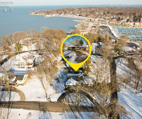 4155 E Sunset Dr, Port Clinton, OH, 43452-3039 | Card Image